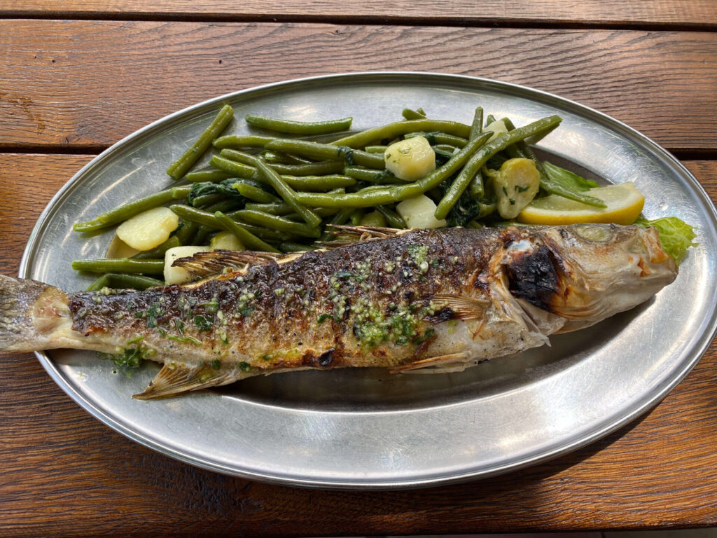 メインの魚の香味焼きの写真