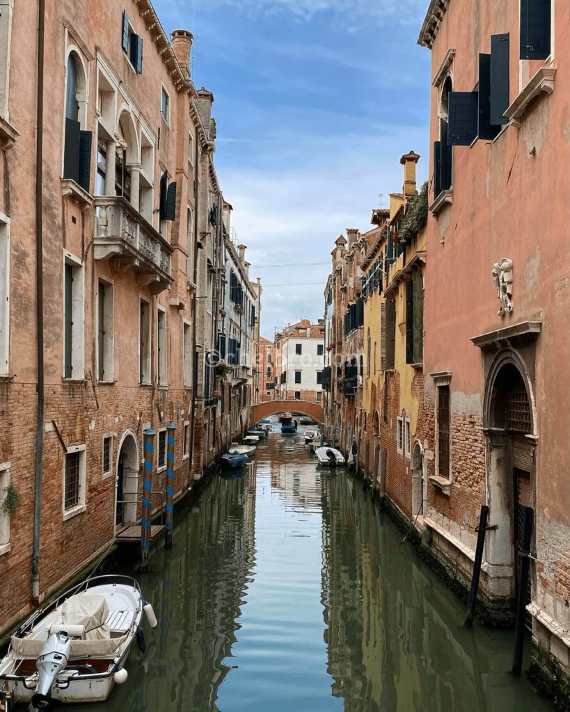 ヴェネツィアの街並み、イタリア一人旅の美しい都市景観