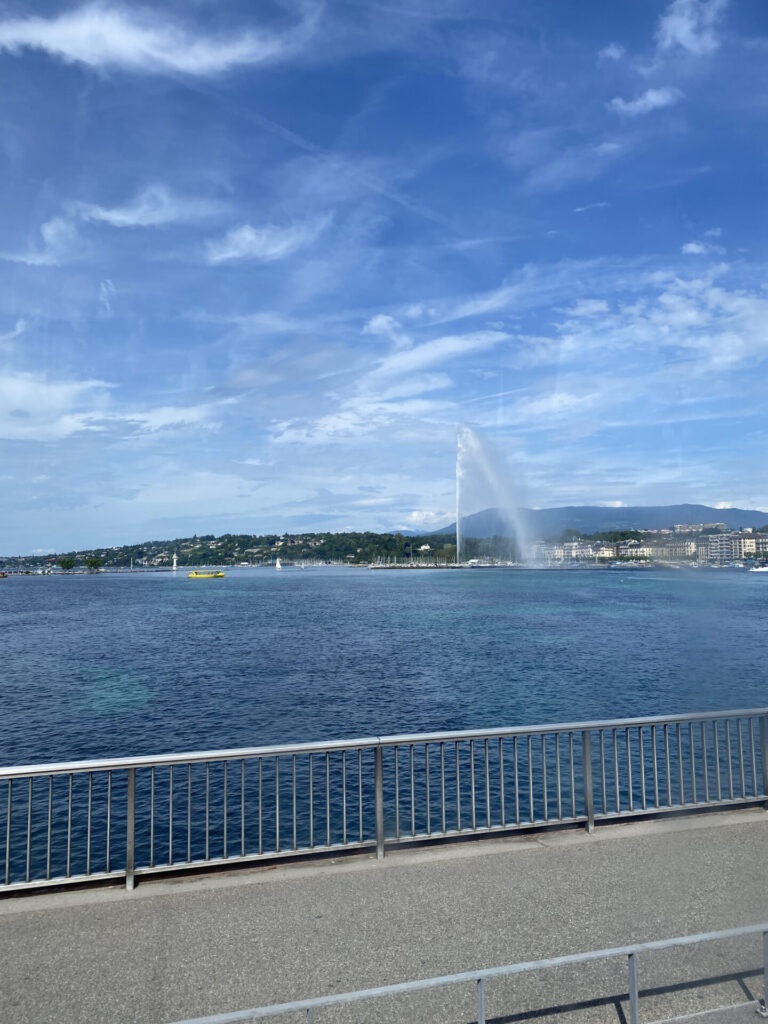 スイス一人旅で見たジュネーブの大噴水