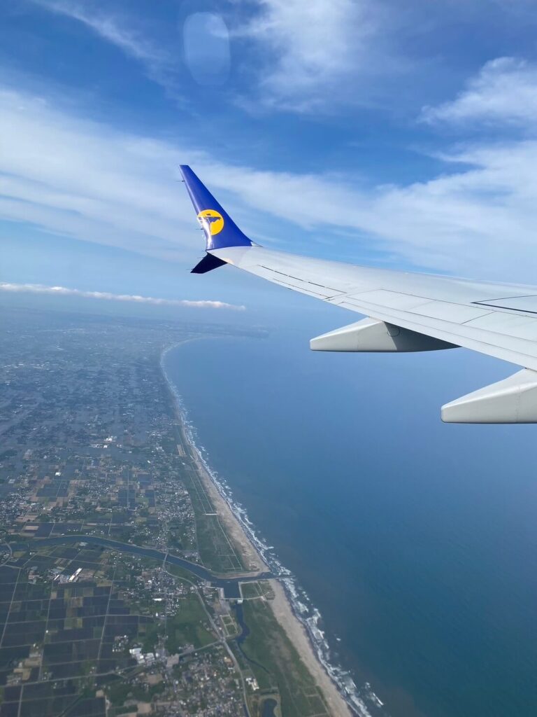 ヨーロッパ一人旅の航空券代、トルコ行きの飛行機内からの撮影した写真