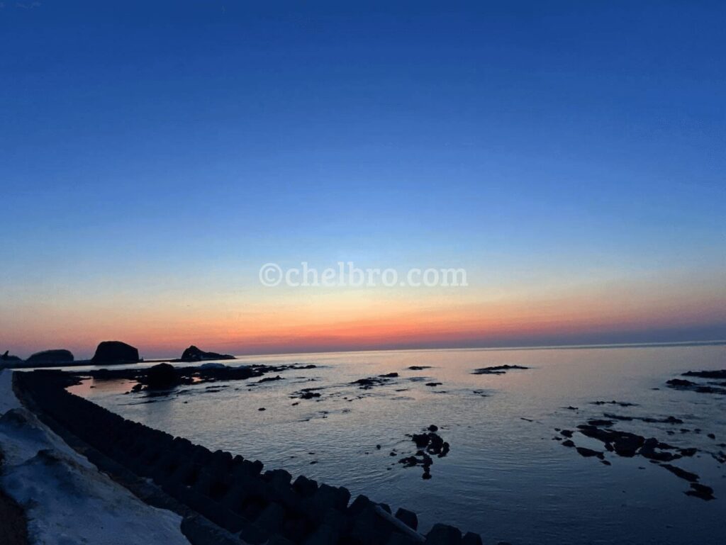 北海道・知床半島の夕日、自然美が広がる一人旅の終着点